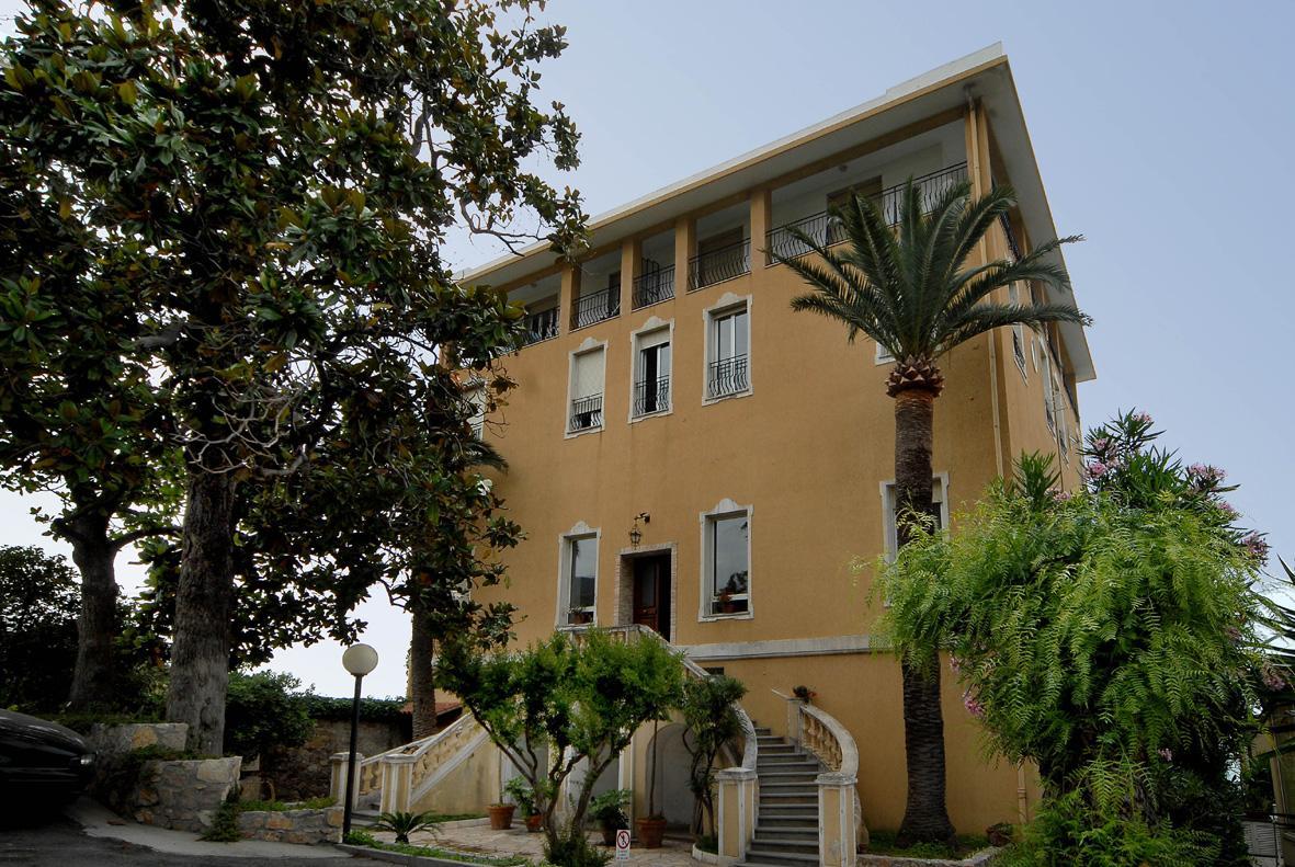 Holiday'S Beach Aparthotel Ventimiglia Zewnętrze zdjęcie