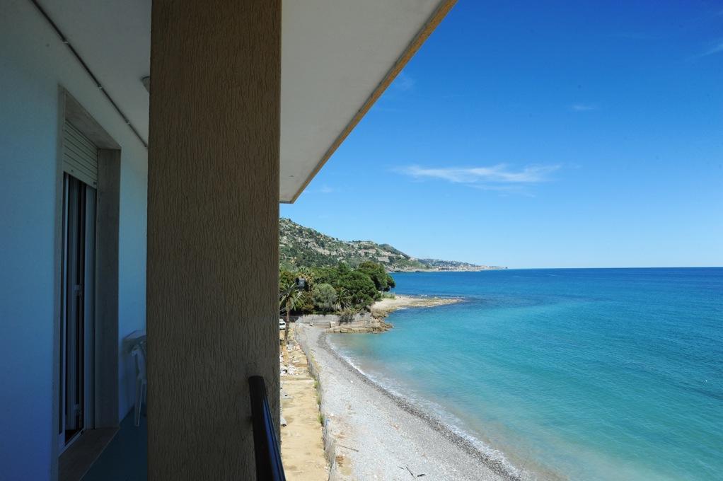 Holiday'S Beach Aparthotel Ventimiglia Zewnętrze zdjęcie